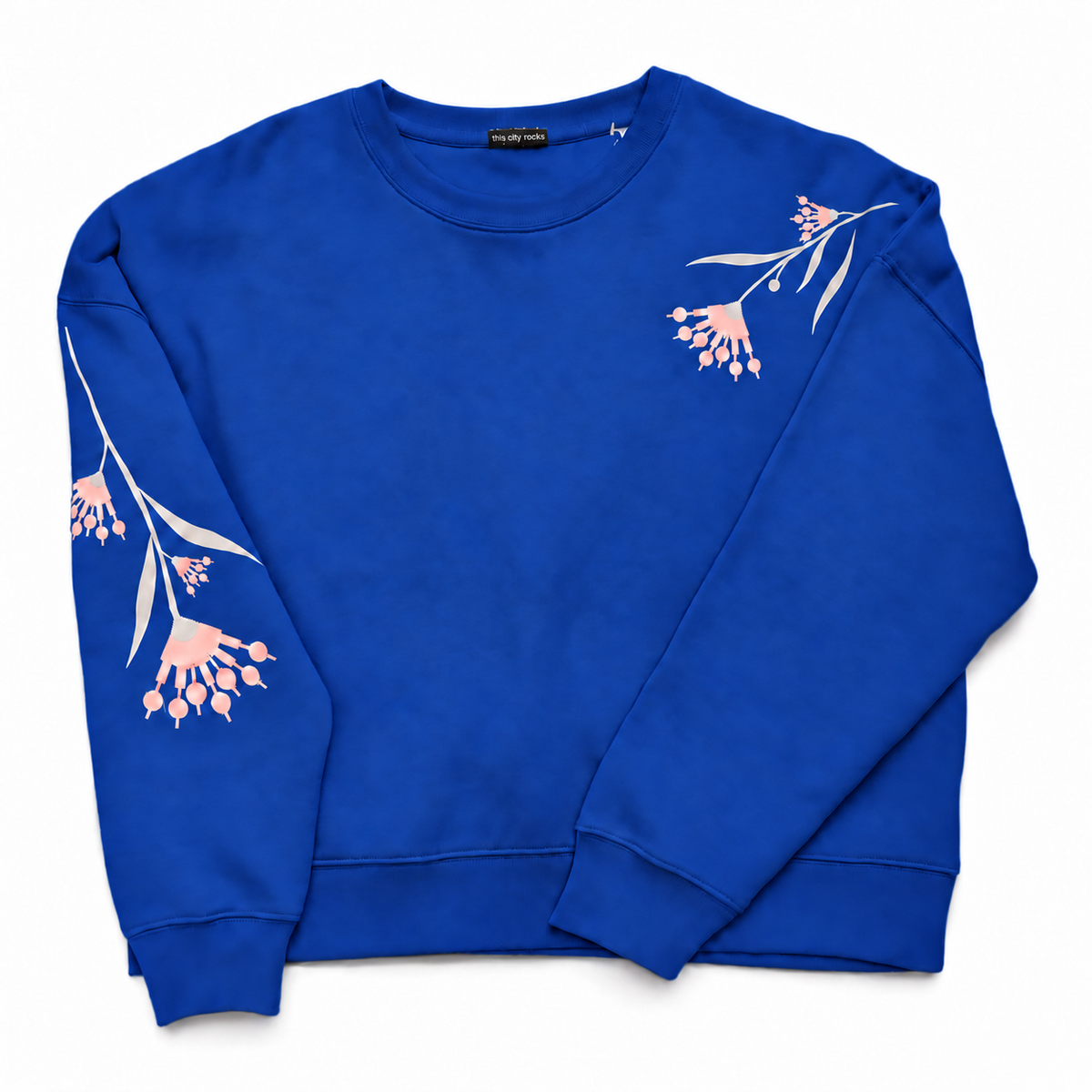 Blaues Berlin Sweatshirt mit rosa Blumen-Fernsehturmmuster, liegend
