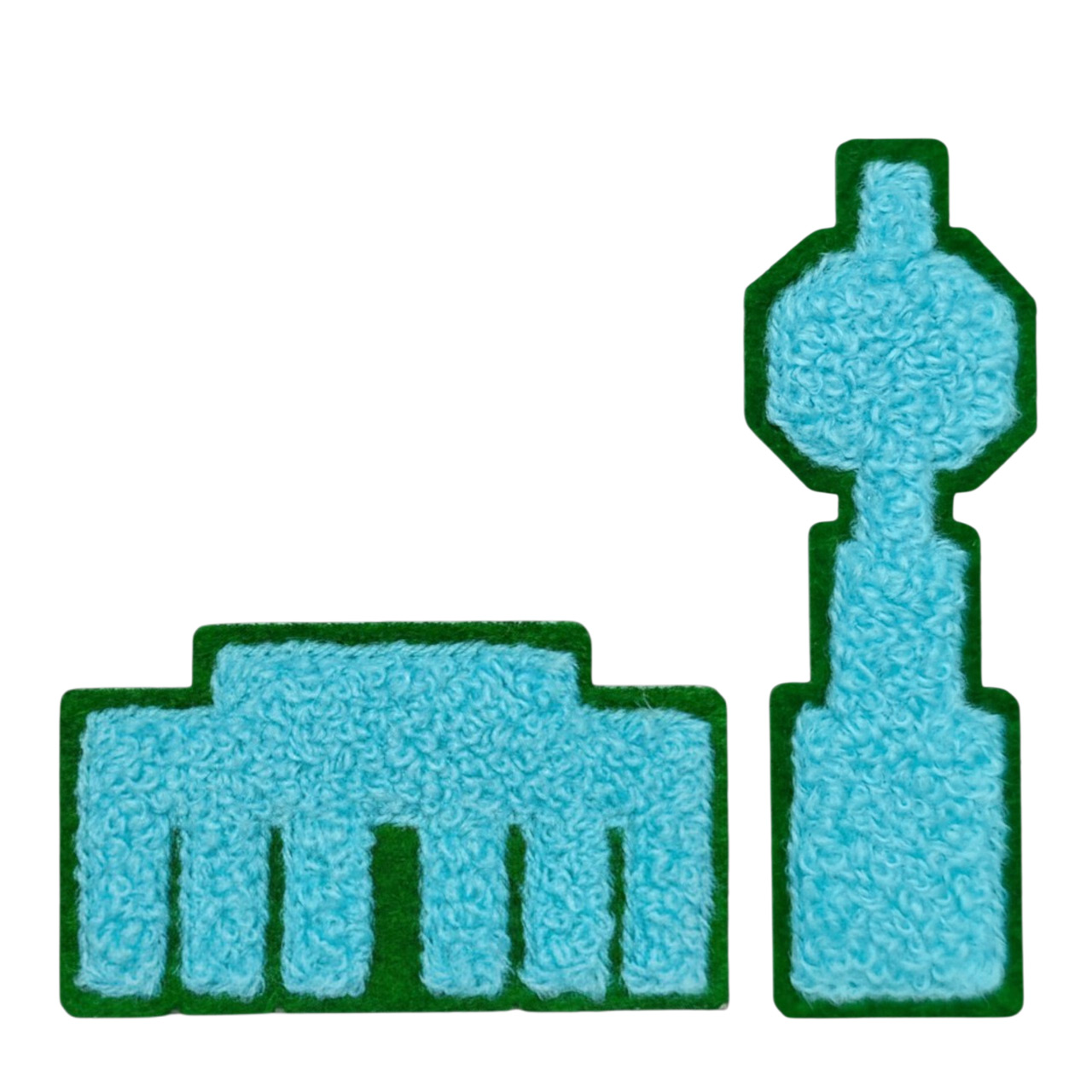 Berlin Hoodie mit Chenille Patch blau